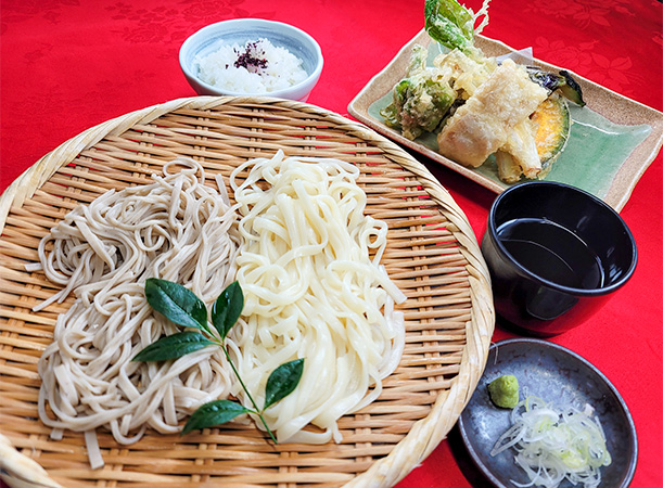 合盛り そば・うどん(ゆばと季節野菜の天ぷら添え)