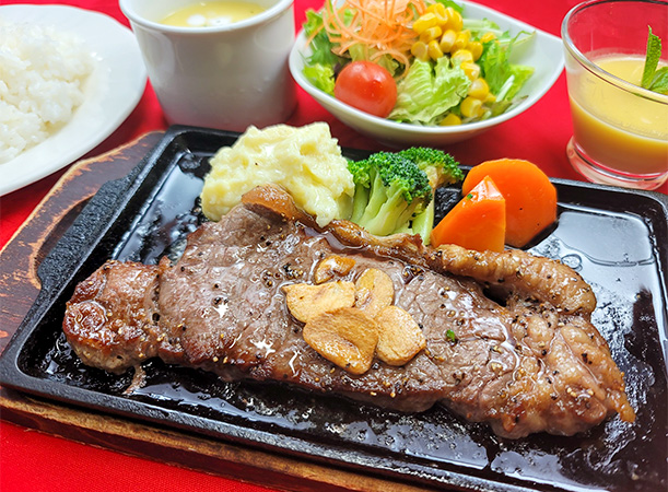 鉄板焼きステーキ