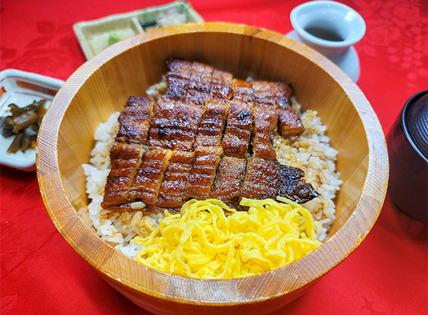 国産うなぎ使用　ひつまぶし
