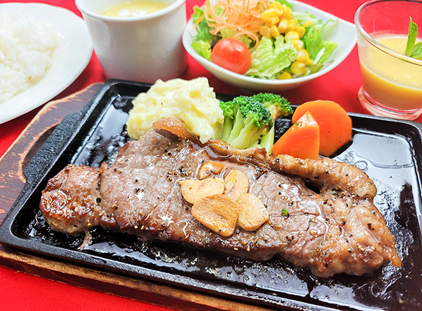 鉄板焼きステーキ