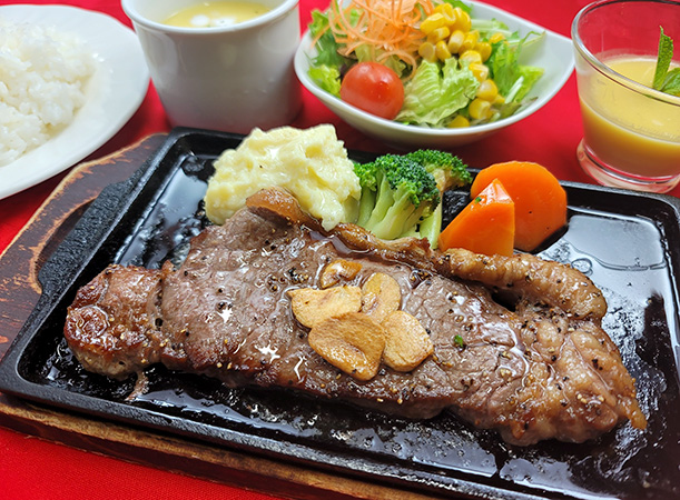 鉄板焼きステーキ